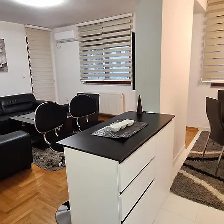 Family Place Apartman *
